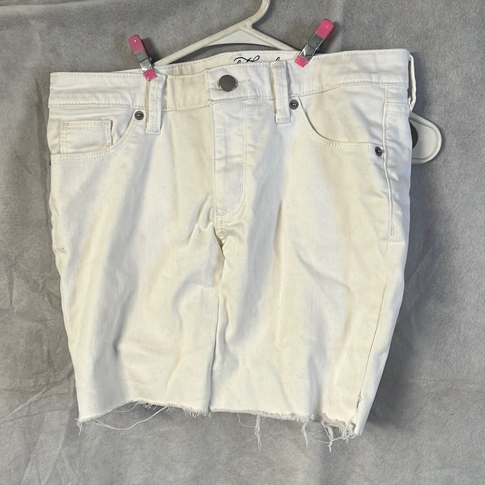 White denim Universal Threads skirt Size4/27R
